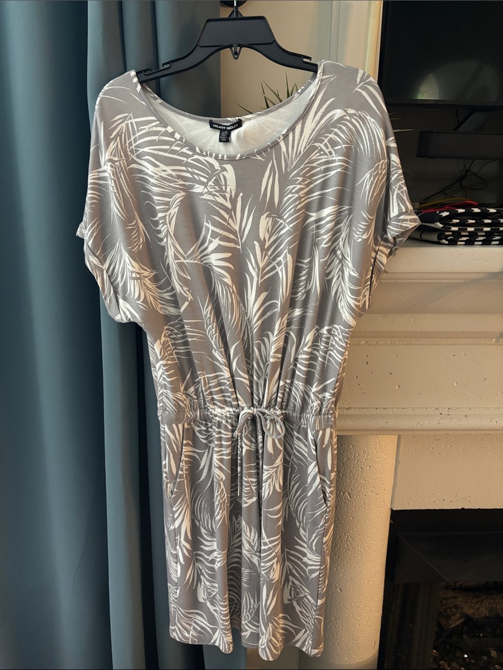 Hilary Radley Gray and White Palm Print Drawstring Dress